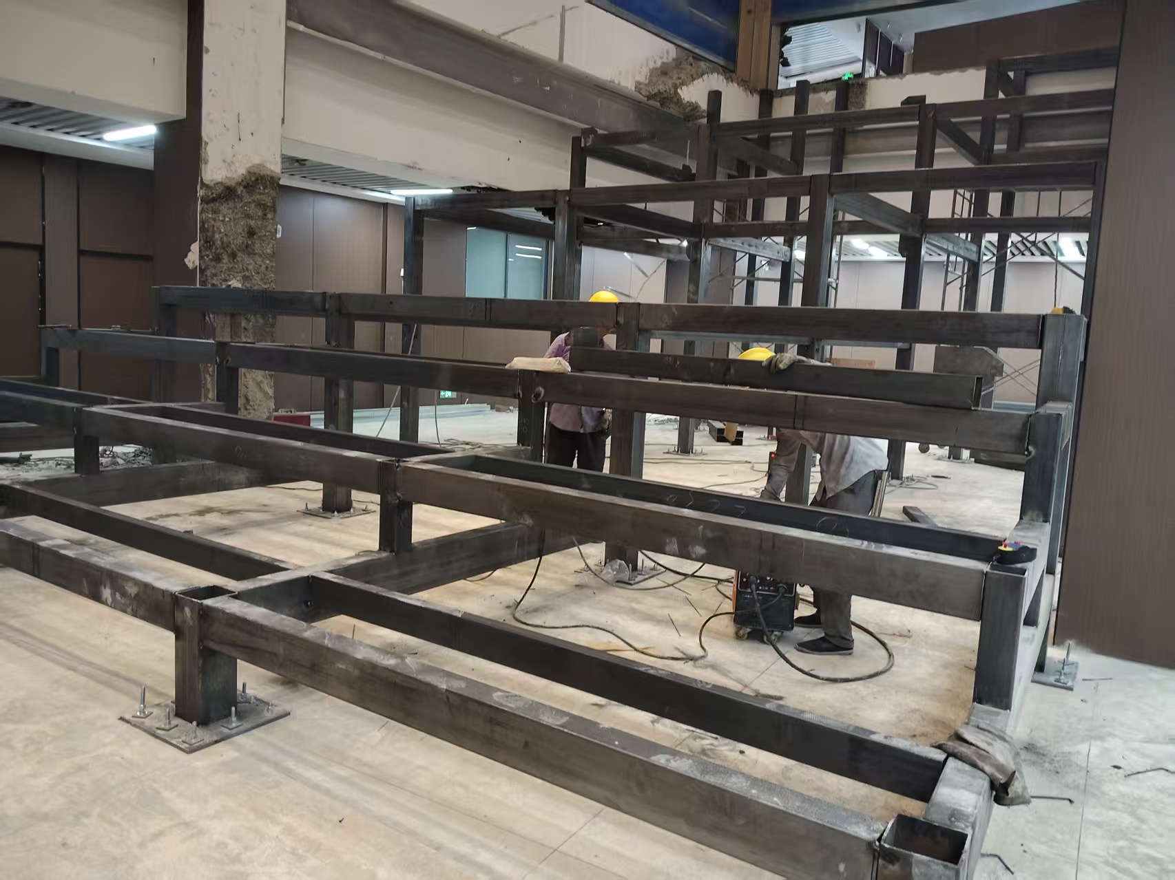 熱烈祝賀七中育才東湖校區多功能會議室順利竣工